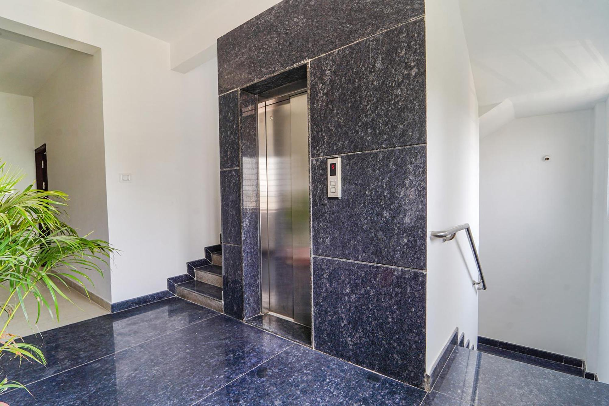 Fabhotel Metro Suites - Nr Esi Hospital Bangalore Eksteriør billede